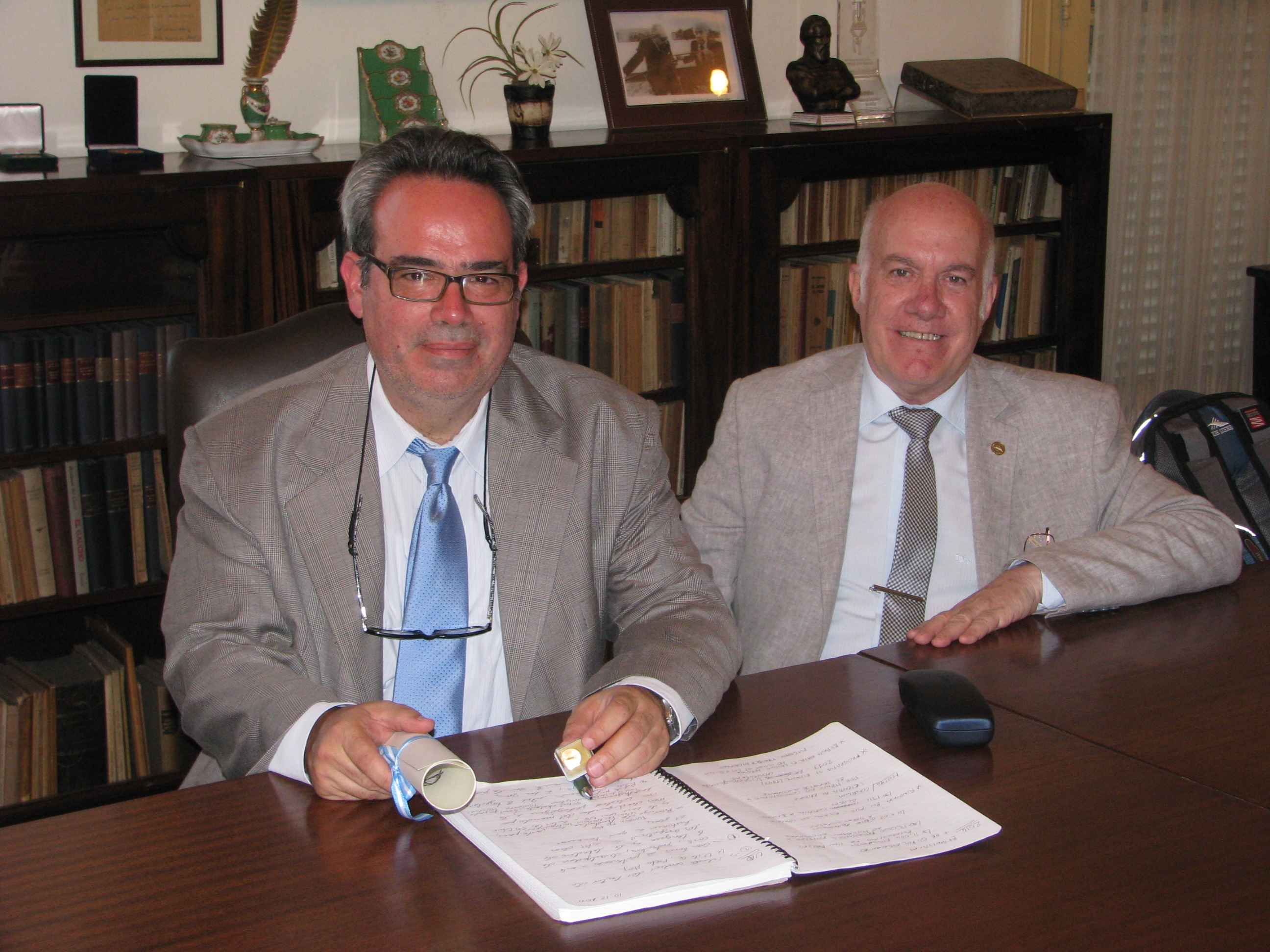 Dr Roberto Esposto and President of the Argentine Academy of Letters Dr Jose Luis Moure